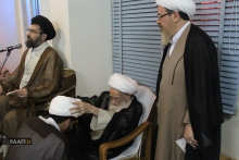  آئین عمامه گذاری طلاب حوزه علمیه قم؛ به دست مبارک مرجع عالیقدر حضرت آیت الله العظمی صافی گلپایگانی مدظله العالی در شب میلاد حضرت فاطمه زهرا علیهاالسلام.