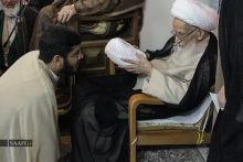  آئین عمامه گذاری طلاب حوزه علمیه قم؛ به دست مبارک مرجع عالیقدر حضرت آیت الله العظمی صافی گلپایگانی مدظله العالی در شب میلاد حضرت فاطمه زهرا علیهاالسلام.