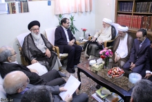  دیدار دکتر سید حسن قاضی زاده هاشمی، وزیر بهداشت، درمان و آموزش پزشکی با حضرت آیت الله العظمی صافی گلپایگانی