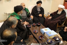 دیدار تولیت حرم حضرت ابوالفضل العباس (ع) و امام جمعه شهر کربلا با حضرت آیت الله العظمی صافی گلپایگانی