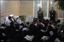 دیدار جمعی از دانشجویان آمریکایی و اروپایی با حضرت آیت الله العظمی صافی گلپایگانی - مشهد مقدس