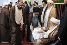 آئین عمامه‌گذاری طلاب با حضور حضرت آیت الله العظمی صافی گلپایگانی در عید سعیدغدیرخم 1440