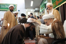 آئین عمامه‌گذاری طلاب با حضور حضرت آیت الله العظمی صافی گلپایگانی در عید سعیدغدیرخم 1440
