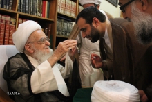 آئین عمامه گذاری طلاب علوم دینی، با حضور حضرت آیت الله العظمی صافی گلپایگانی در عید سعید غدیرخم