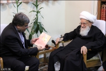 گزارش تصویری : دیدار آقای دکتر جنّتی، وزیر فرهنگ و ارشاد اسلامی  با حضرت آیت‌الله العظمی صافی گلپایگانی
