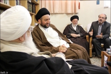 گزارش تصویری: دیدار حجت الاسلام سید عمار حکیم، رئیس مجلس اعلای اسلامی عراق با حضرت آیت الله العظمی صافی گلپایگانی