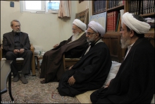 گزارش تصویری : دیدار منتخبان مردم قم در مجلس شورای اسلامی با حضرت آیت الله العظمی صافی گلپایگانی