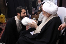 مراسم عمامه گذاری طلاب توسط حضرت آیت الله العظمی صافی گلپایگانی؛ 17 ربیع الاول 1436 هجری قمری