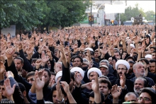 گزارش تصویری : دسته عزاداران حضرت امیرالمؤمنین علی (ع) در معیت مرجع عالیقدر حضرت آیت الله العظمی صافی گلپایگانی جهت عرض تسلیت به محضر حضرت ثامن الحجج علی بن موسی الرضا (ع)