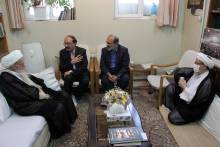 ‌اهدای پرچم بارگاه ملکوتی امیرالمؤمنین علیه السلام