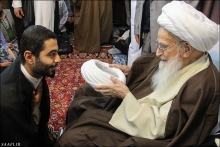 گزارش تصویری: عمامه‌گذاری طلاب توسط حضرت آیت الله العظمی صافی گلپایگانی؛ در سالروز ولادت حضرت امیرالمؤمنین علی علیه‌السلام