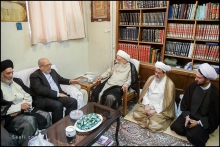دیدار آقای دکتر محمدرضا نعمت زاده، وزیر صنعت، معدن و تجارت با حضرت آیت الله العظمی صافی گلپایگانی