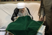 عکس‌خبری: رونمایی از موسوعه آثار کلامی علامه کاشف الغطاء توسط مرجع عالیقدرحضرت آیت‌الله العظمی صافی گلپایگانی مدظله‌العالی