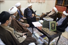 دیدار اعضای کمیته علمی «همایش بین‌المللی امیرالمؤمنین علی علیه‌السلام الگوی عدالت و معنویت برای جهان امروز» با مرجع عالیقدر حضرت آیت‌الله العظمی صافی گلپایگانی